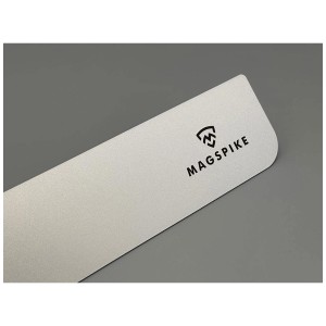 Support magnétique pour gel douche MagSpike en aluminium blanc, gros plan.