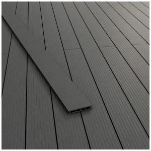 Lames de terrasse WPC anthracite avec surface rainurée, idéales pour terrasses et balcons.