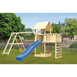 Tour de jeu Karibu Lotti avec balançoire double, toboggan et mur d'escalade dans le jardin.