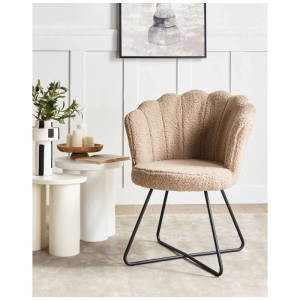 Poltrona Beliani Lovelock beige con rivestimento in bouclé e struttura in metallo nero.