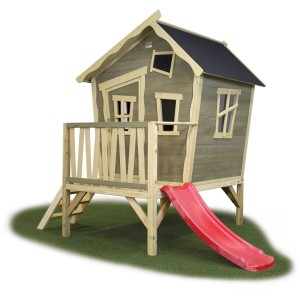 EXIT Crooky 300 cabane en bois gris-beige avec toboggan et véranda.