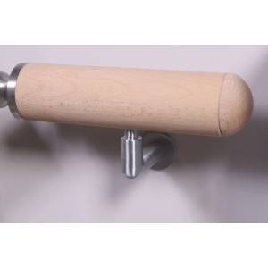 Embout de hêtre (Ø 40 mm) sur rampe en bois, accessoires de montage.