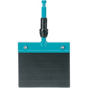 Raschiatore Gardena combisystem 15 cm per rimuovere ghiaccio e sporco.