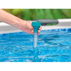Thermomètre de piscine Bestway en utilisation : Mesure de la température de l'eau.