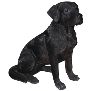 Detailreiche Dekofigur: Schwarzer Labrador von Vivid Arts, 54 cm hoch, für Garten & Wohnbereich.