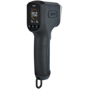 Thermomètre infrarouge numérique Ooni pour une mesure précise de la température lors des grillades.