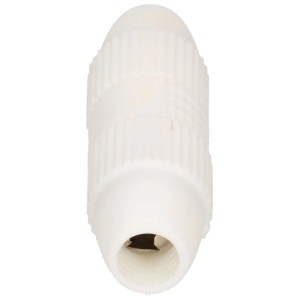 Gros plan d'un connecteur de câble d'antenne Schwaiger blanc pour câbles coaxiaux.