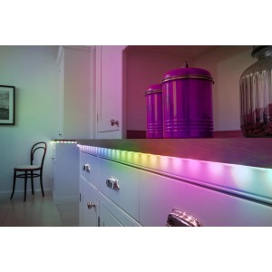 Ledvance LED-Strip Flex COB, 150cm, con telecomando, montato sotto pensile cucina, vari colori.