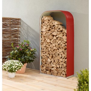 Vitavia Ardor 401 haut range-bûches Rubin, rempli de bois de chauffage. Design moderne pour le stockage du bois.