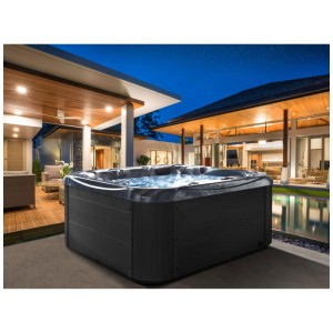 Beliani spa extérieur Lastarria, gris graphite, avec éclairage LED et eau bouillonnante sur terrasse moderne.