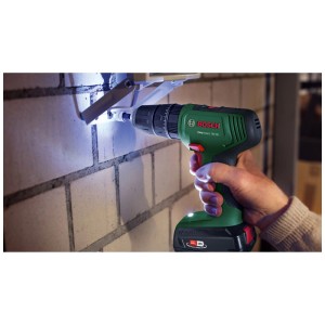 Avvitatore a percussione a batteria Bosch EasyImpact 18V-38 avvita nel muro.