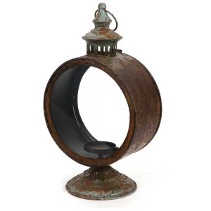 Lanterne décorative en métal aspect cuivre, hauteur 40 cm, pour une ambiance chaleureuse.