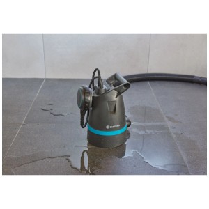 Pompe submersible Gardena 8600 Basic pour eau claire, maison et jardin.