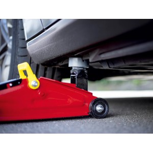 Tampone in gomma su cric sotto auto, Ø 65mm, per manutenzione e riparazione.