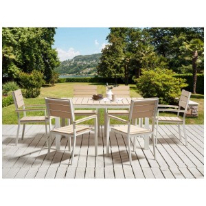 Ensemble de meubles de jardin 7 pièces Beliani Como avec table et chaises en aluminium et bois synthétique beige.