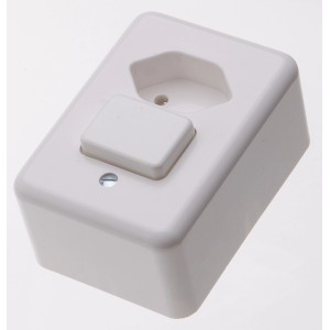 Combinazione a parete Mica Gr.1 Bianca 1X3 con interruttore e presa.