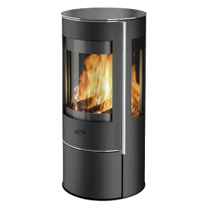 Poêle en acier noir Fireplace Amarant, 5 kW, avec du bois qui brûle dans le foyer.