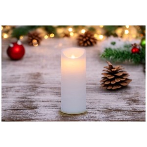 LED-Wachskerze (Ø 7,5 cm, 20 cm hoch) mit beweglicher Flamme für stimmungsvolles Licht.