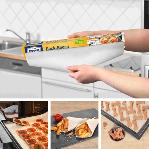 Toppits Backpapierbögen weiß, rutschfest, in Händen. Zeigt Backen von Pizza, Pommes, Hundeleckerlis. Vielseitiger Küchenhelfer.
