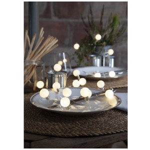 Guirlande lumineuse LED Mini Glow Argentée avec LED blanc chaud pour une utilisation intérieure.
