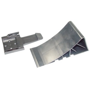 Cuneo fermaruota nero con supporto per rimorchi auto, carico assiale max 1600 kg.