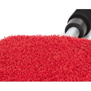 Pulitore telescopico per vetri auto con panno in microfibra rosso e manico.