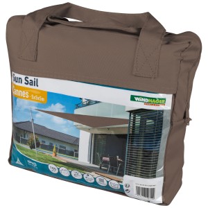Voile d'ombrage triangulaire Windhager Cannes taupe 5x5x5m emballée. Protection solaire pour terrasse et jardin.
