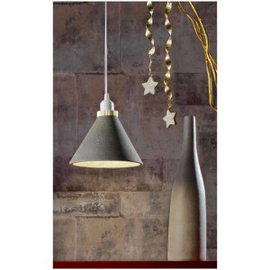 Lampe conique en béton et vase décoratif en Creative-Beton, idéal pour les projets de bricolage.