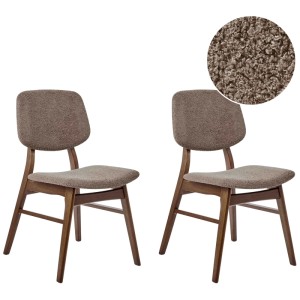 Zwei braune Esszimmerstühle mit Bouclé-Polsterung und dunklem Holzgestell.
