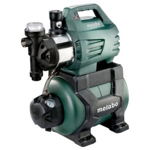 Metabo Hauswasserwerk HWWI 4500/25 Inox in Grün/Schwarz mit Edelstahl-Pumpengehäuse für Haus & Garten.