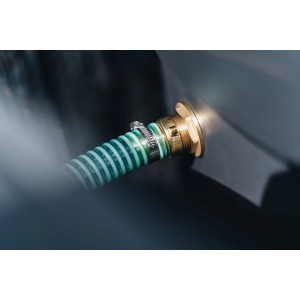 Kit de raccordement Geka pour récupérateur d'eau de pluie avec raccord en laiton et tuyau vert.