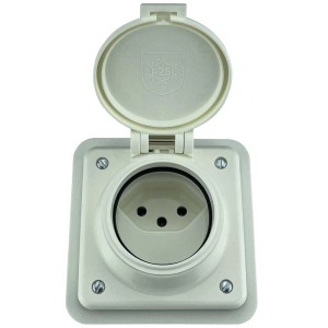 Presa a muro Electro-Mica bianca tipo 13 IP55 per esterni.