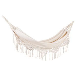 Amaca beige Beliani Rocca con design macramè e frange per interni ed esterni.