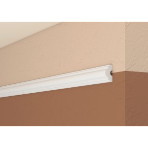 Profil plat Decosa Melissa, 1 x 2 m, moulure blanche fixée au mur.