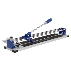 Coupe-carrelage LUX Comfort FSM-600 avec butée angulaire réglable pour des coupes précises.