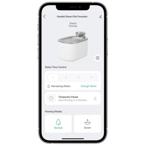 Smartphone con app Hombli Smart Pet Water Fountain. Mostra stato, livello acqua e controllo della fontana intelligente.