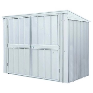Petit abri métallique argenté (113,8x171x96 cm) avec double porte pour poubelles ou outils de jardin.