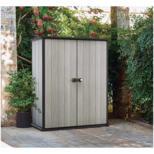 Armoire de rangement High Store Plus dans le jardin, résistante aux intempéries et verrouillable.