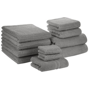 Set de serviettes Beliani Atai, 11 pièces, coton, gris. Serviettes de bain et de plage empilées.