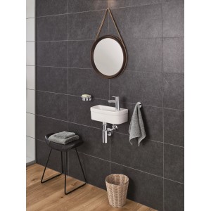 Lavabo Grohe Euro Ceramic, blanc alpin, 37 cm, avec surface PureGuard dans les toilettes invités.