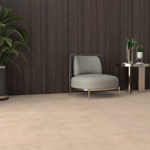 Piastrella per pavimento Denver opaca color tortora, 30x60 cm, gres porcellanato con sedia e decorazione.