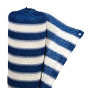 Brise-vue balcon Classic bleu et blanc, vendu au mètre sur rouleau.