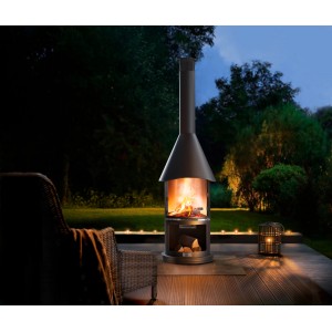 Cheminée barbecue Buschbeck Auckland en acier inoxydable noir avec foyer et rangement pour le bois.