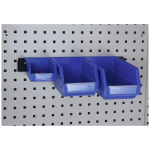 Blaue Kraftwerk Aufbewahrungsbox aus Kunststoff, 270 mm, an einer Lochwand befestigt.