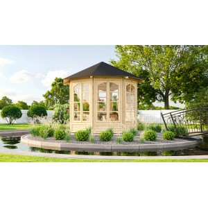 Gazebo ottagonale Weka 234 B naturale con finestre a griglia e tetto nero in giardino.