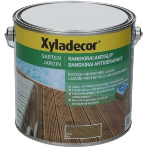 Xyladecor Seidenglanz Bangkirai Pino 2.5L, impregnante antiscivolo per terrazze e mobili da giardino.