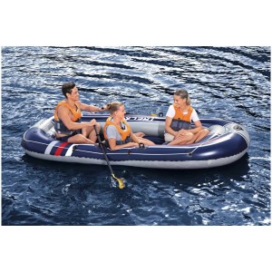 Bateau gonflable Bestway Hydro-Force Treck X3 avec 3 personnes sur l'eau.