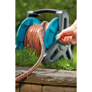 Gardena Flex tubo da 15 mm su avvolgitubo, flessibile e resistente alle pieghe.