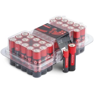 Piles alcalines AAA et AA, lot de 50 dans un récipient en plastique transparent.