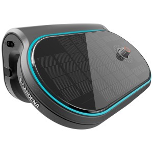 Gardena AquaBloom L set irrigazione solare per sistemi micro-goccia, primo piano dell'unità di controllo.